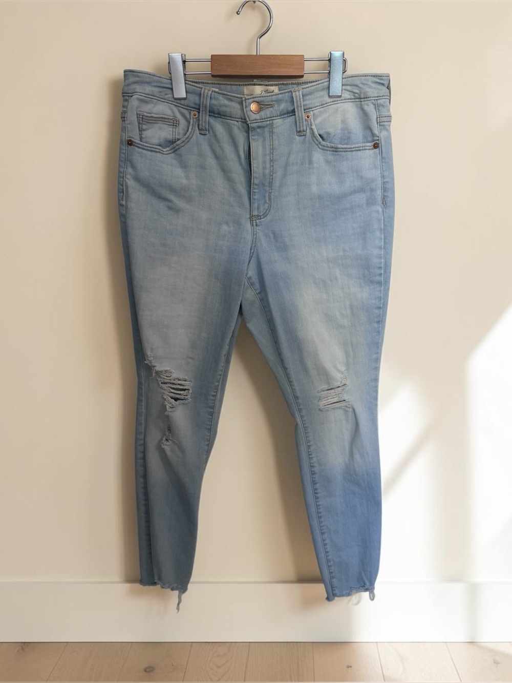 Universal Thread Light Blue Distressed Crop Jeans